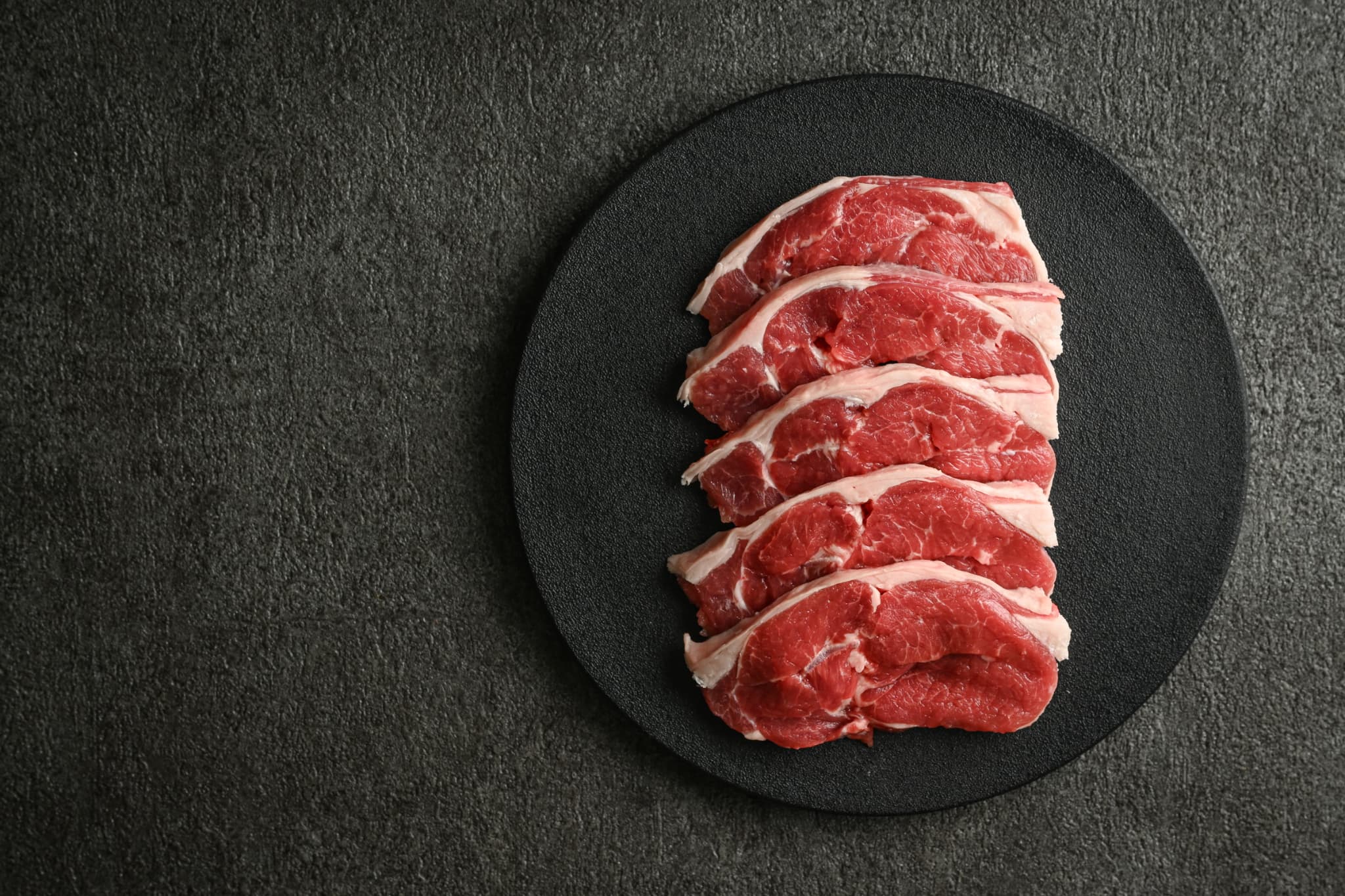 生ラム・ショルダースライス/ジンギスカン用（100g）7月29日(水)入荷予定