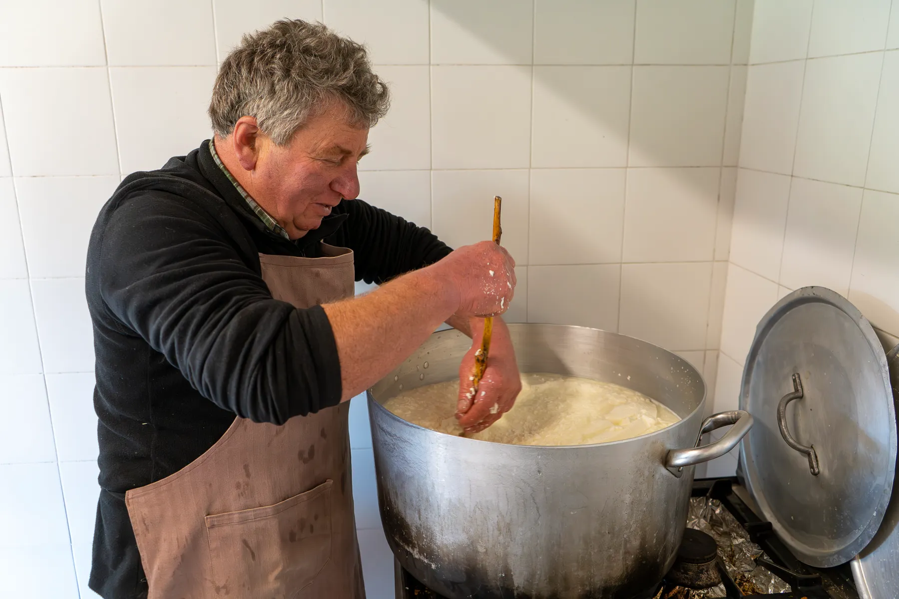 イタリアのチーズ職人